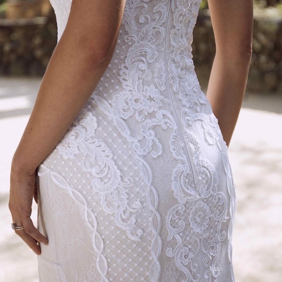 Madi Lane ROMANA Wedding Gown - Picture 5 of 12